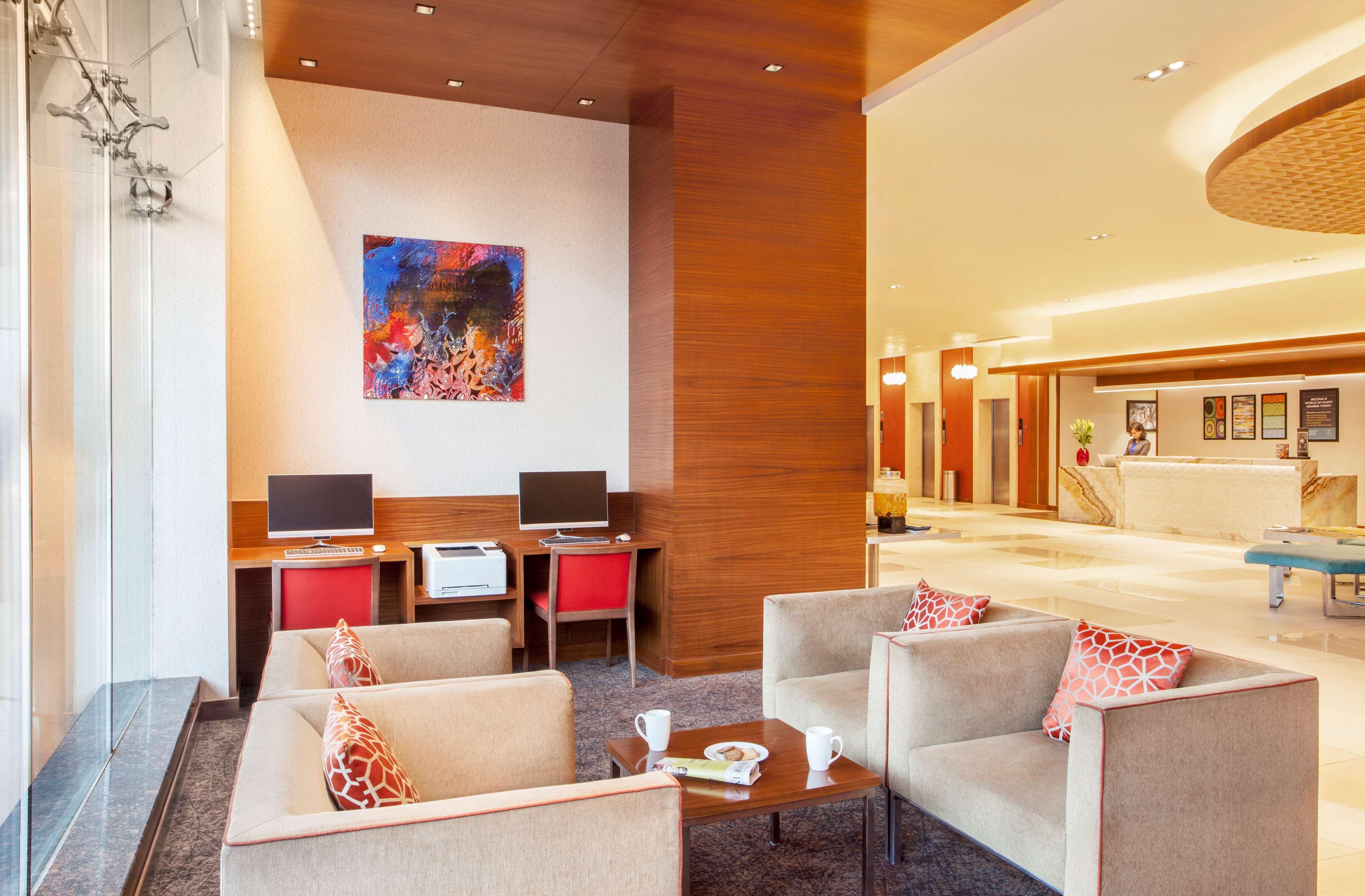Hyatt Place Hyderabad Banjara Hills Luaran gambar Business Center