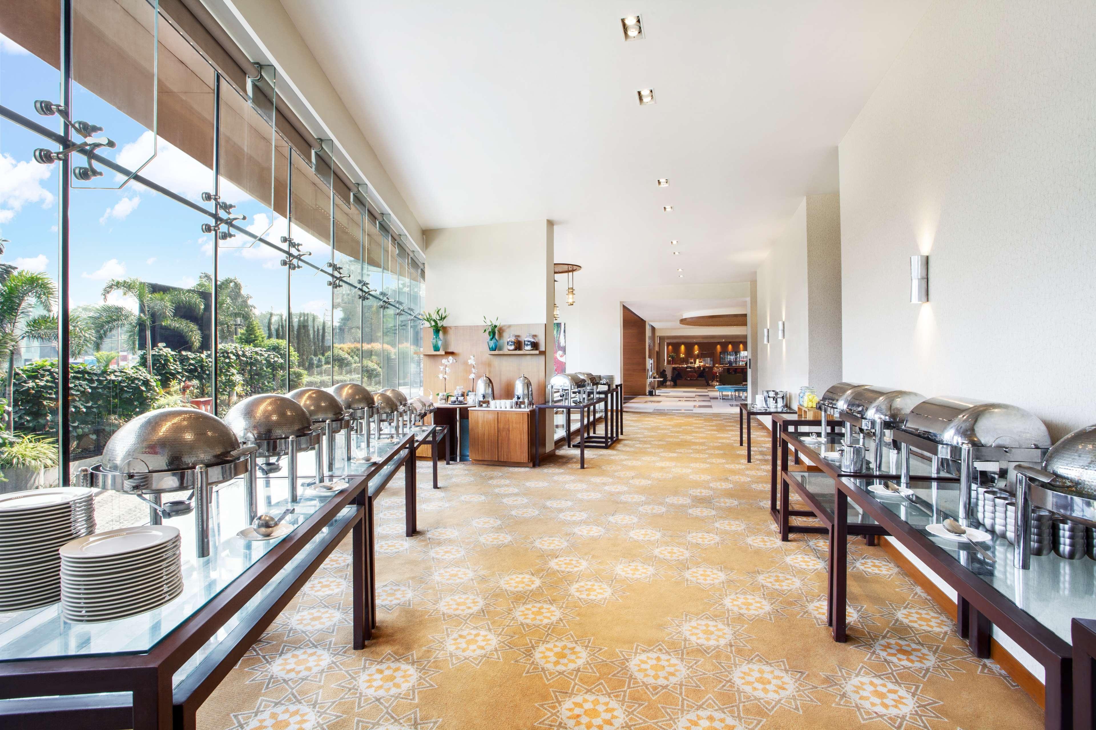 Hyatt Place Hyderabad Banjara Hills Luaran gambar The Terrace