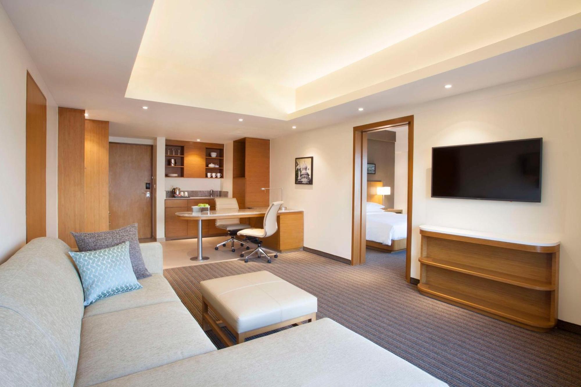 Hyatt Place Hyderabad Banjara Hills Luaran gambar Suite